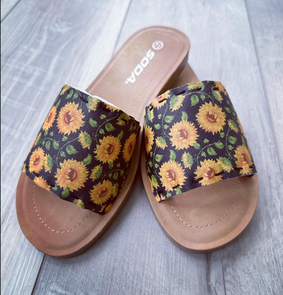 Womens Black Floral Sandas image 0