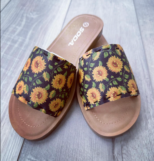 Womens Black Floral Sandas image 0