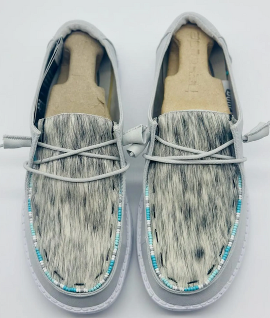Custom Cowhide Dude Shoes: Beaded Turquoise Accent